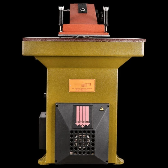 clicker-cutting-machine-2.webp