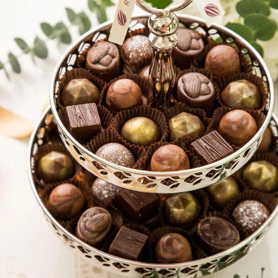 gift-chocolate-platter-2.webp