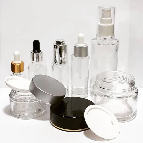 cosmetic-glass-bottles-2.webp