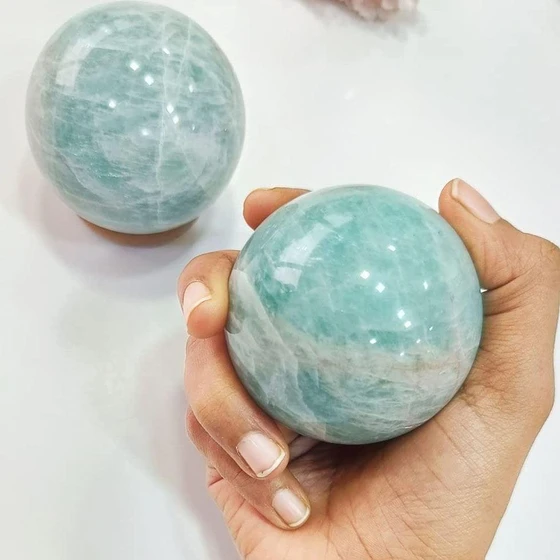 crystal-gemstone-sphere-2.webp