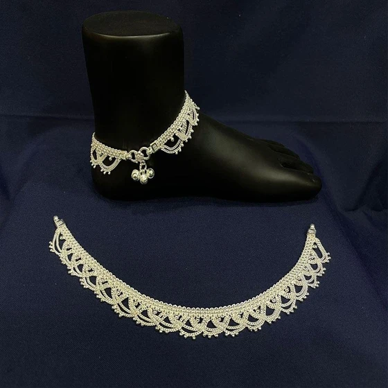 unique-silver-anklets-2.webp