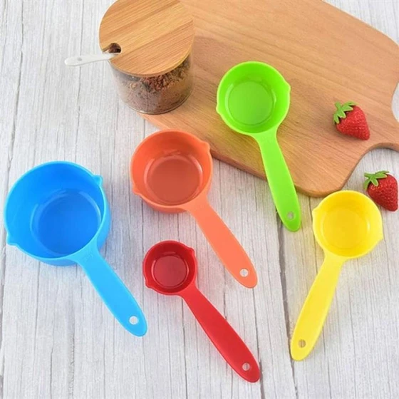 round-plastic-measuring-spoon-1.webp