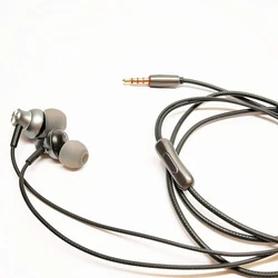 Metal Mobile Wired Earphone — Good sound nicely designed