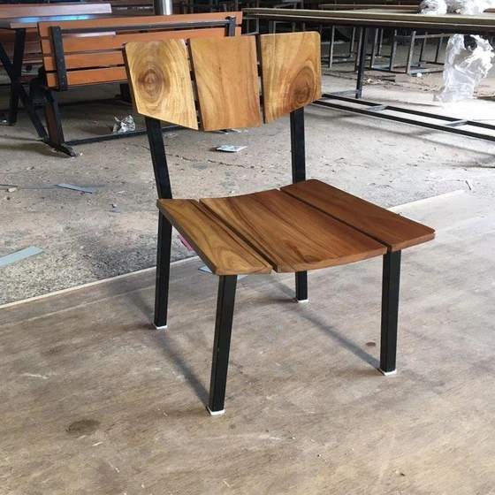 iron-wooden-chair-2.webp