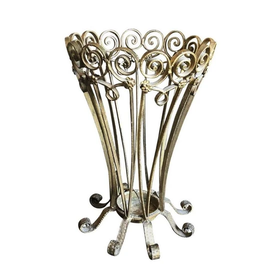 iron-umbrella-stand-2.webp