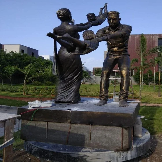 outdoor-frp-sculpture-2.webp
