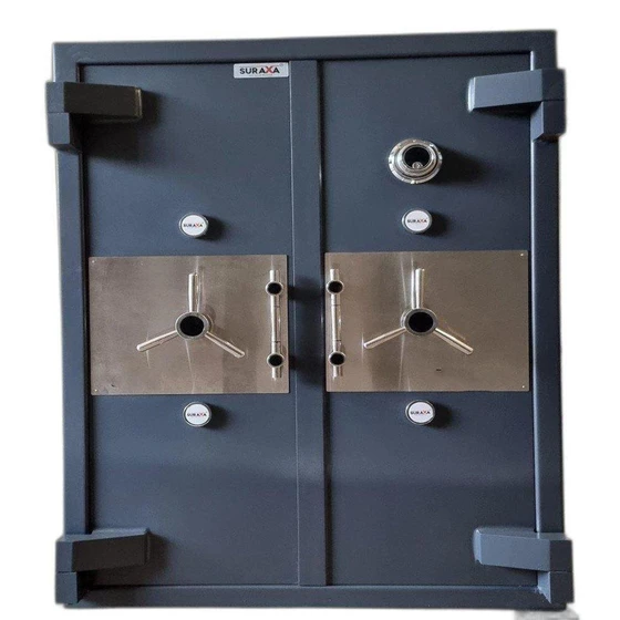 commercial-safe-lockers-2.webp