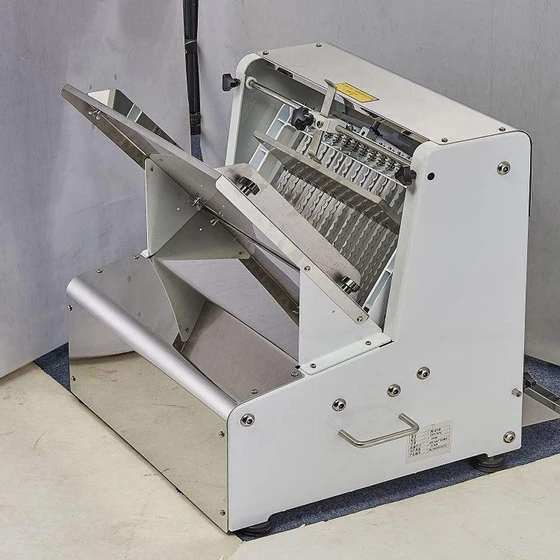 slicing-bread-machine-2.webp