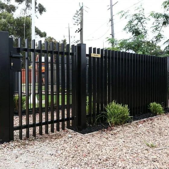 timber-aluminum-fence-2.webp