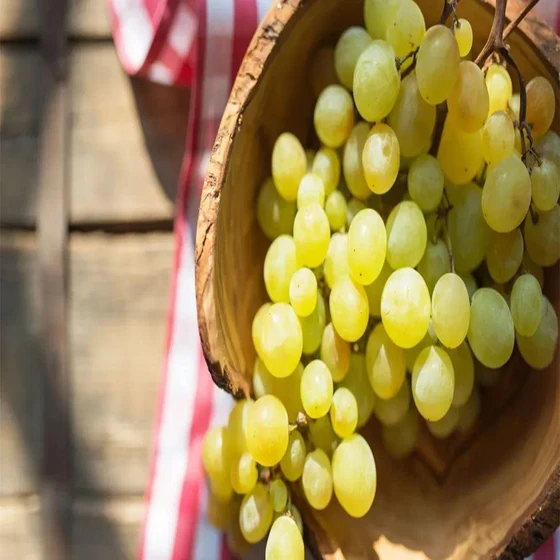fresh-delicious-grapes-2.webp
