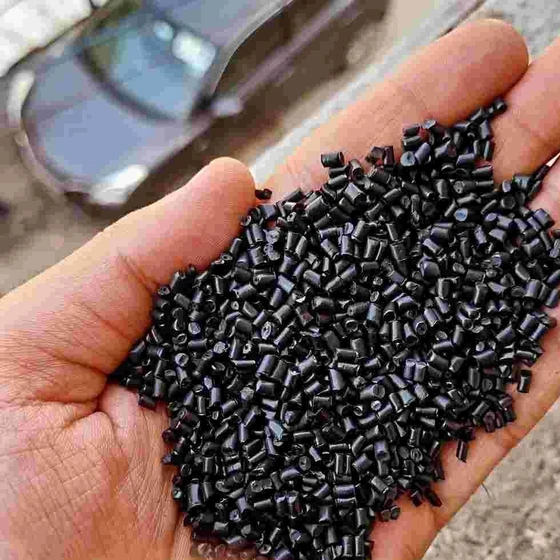 black-nylon-granules-2.webp