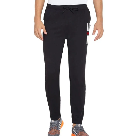 multi-pockets-lower-men-2.webp