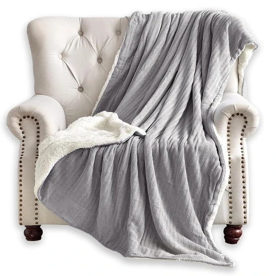 soft-fleece-blanket-2.webp