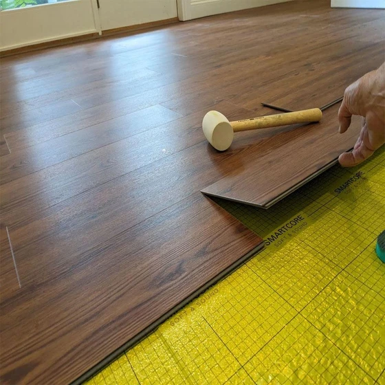 plank-vinyl-floor-2.webp