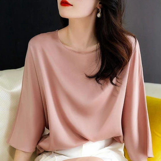 silk-ladies-t-shirt-2.webp