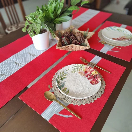 table-linen-set-2.webp