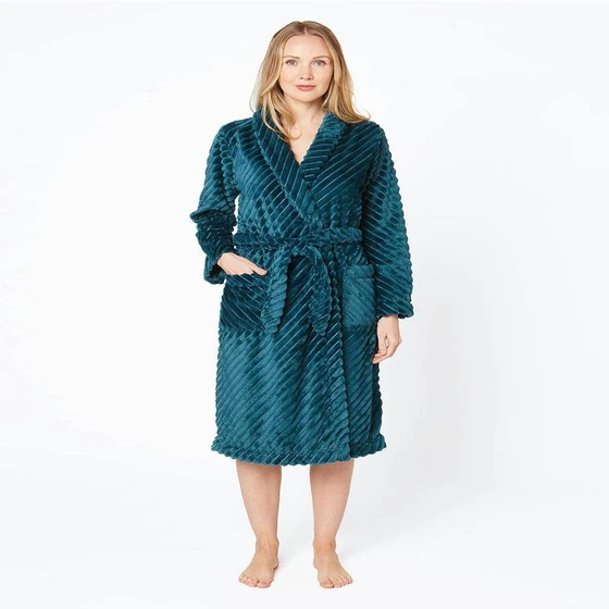 women-s-peacock-bathrobes-2.webp