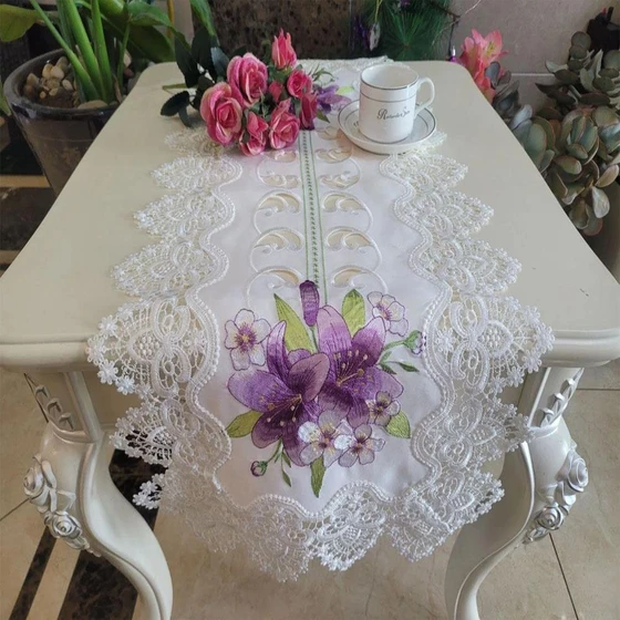polyester-embroidered-table-cover-2.webp