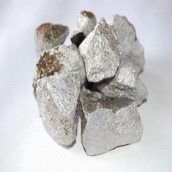 Manganese Ore Lumps — 10 100mm Size blocky shape