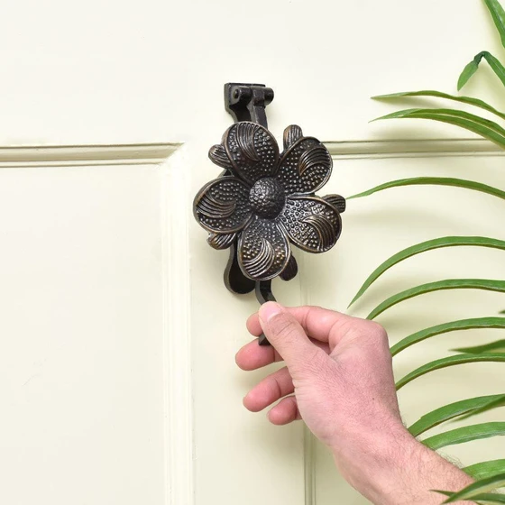 flower-door-knockers-2.webp