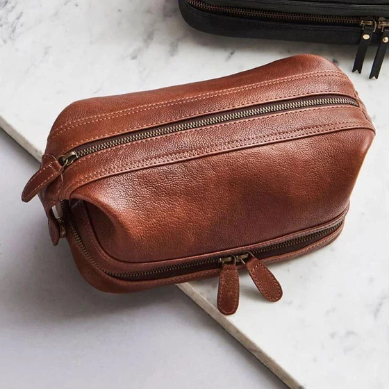 leather-zip-wash-bag-2.webp