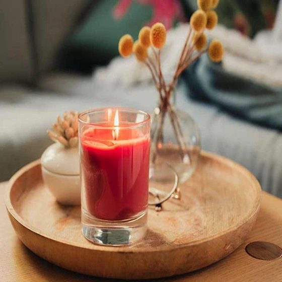 low-smoke-aroma-candle-1.webp