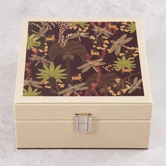 jewellery-leather-box-2.webp