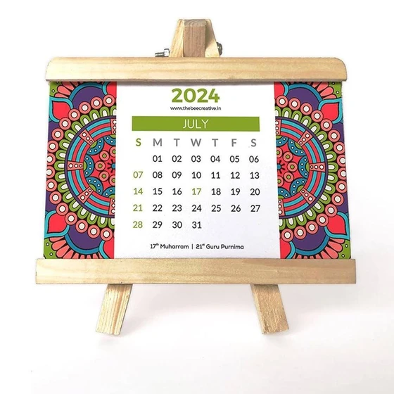 wooden-table-top-calendar-2.webp