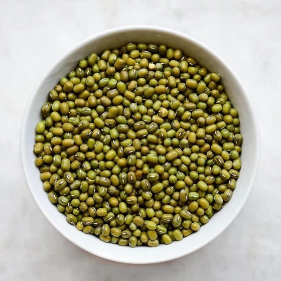 green-sabut-moong-dal-2.webp