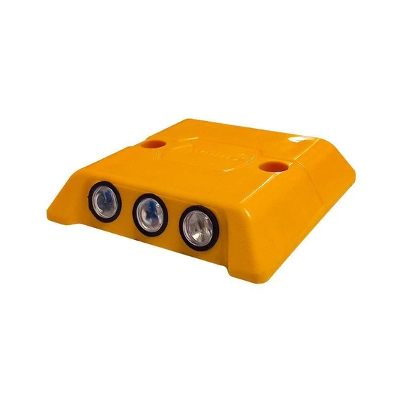 eye-road-cat-stud-2.webp