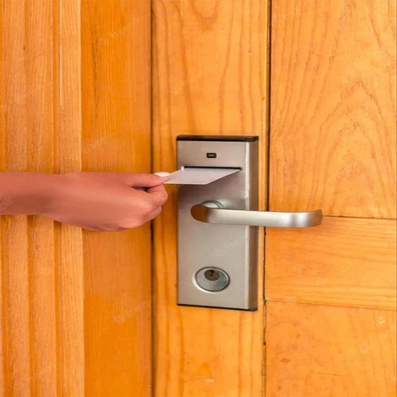 card-lock-key-2.webp