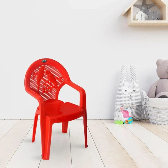 sleek-plastic-chairs-2.webp