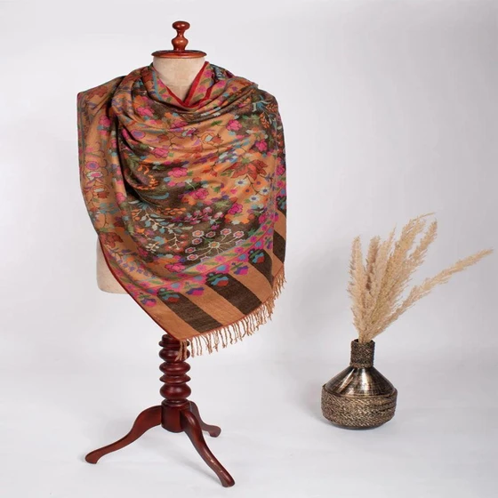 pure-kani-shawl-1.webp