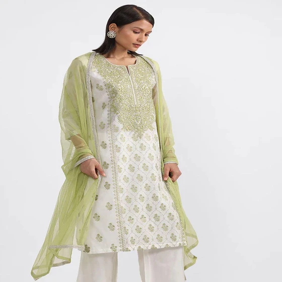 embroidered-womens-suits-1.webp