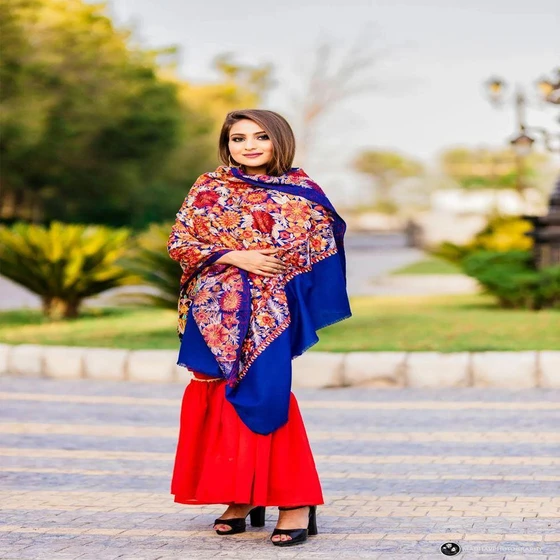 ladies-embroidered-shawl-2.webp