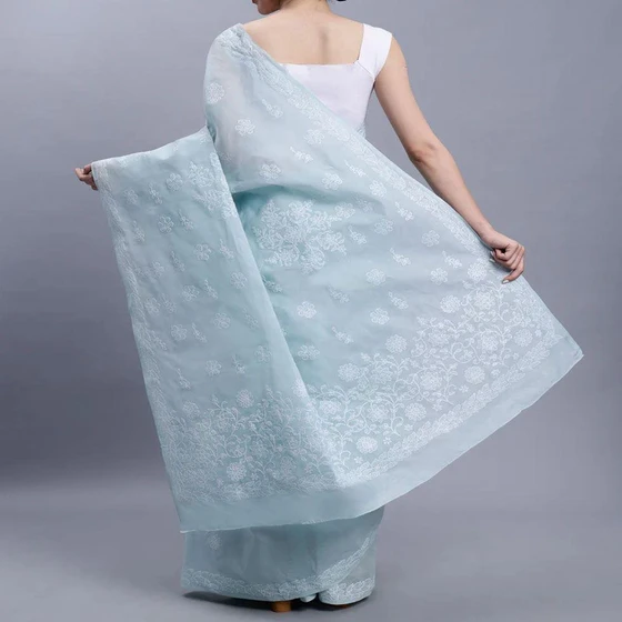 chikan-embroidery-saree-2.webp