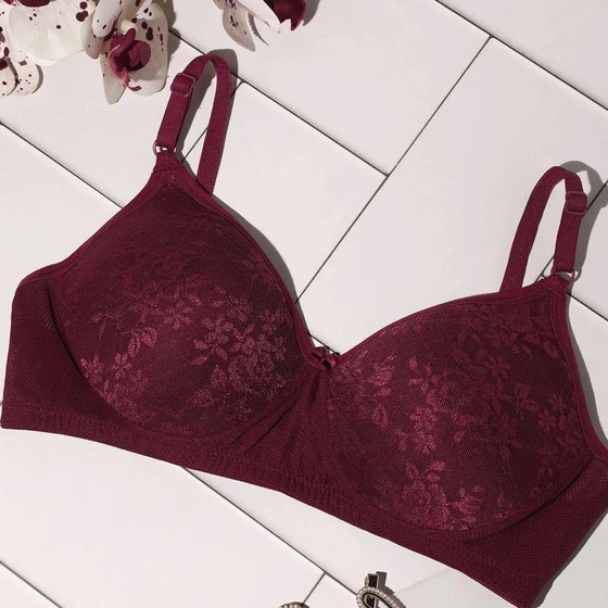padded-ladies-bra-2.webp