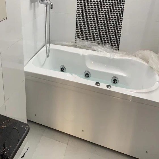 bathroom-spinal-bathtub-2.webp