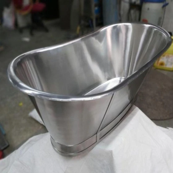 steel-silver-bathtub-1.webp