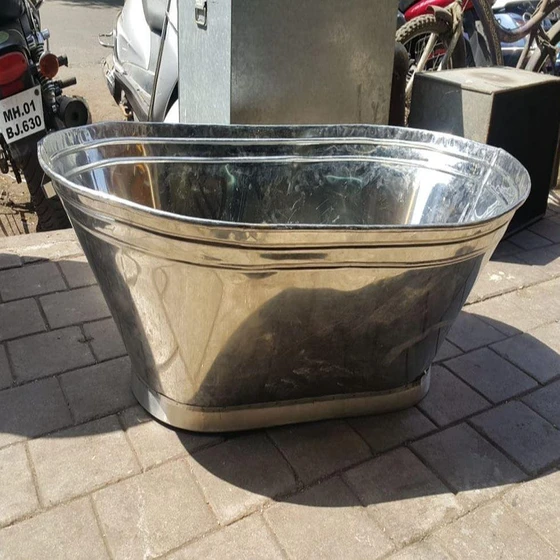 steel-silver-bathtub-2.webp