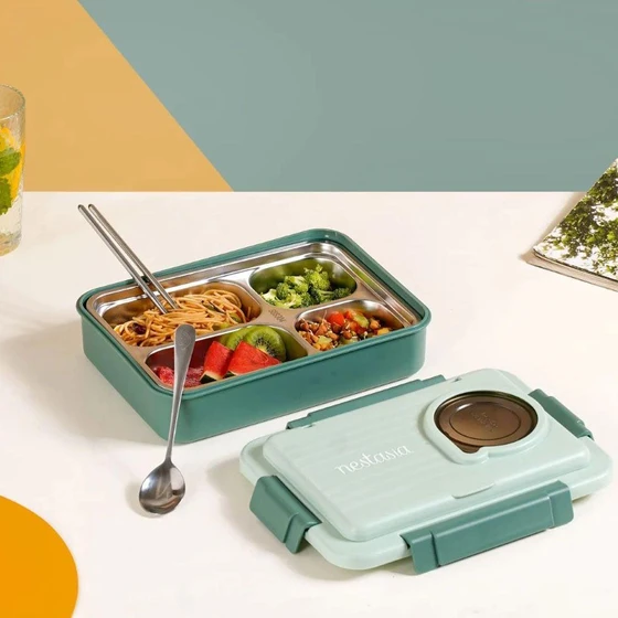 office-lunch-boxes-2.webp