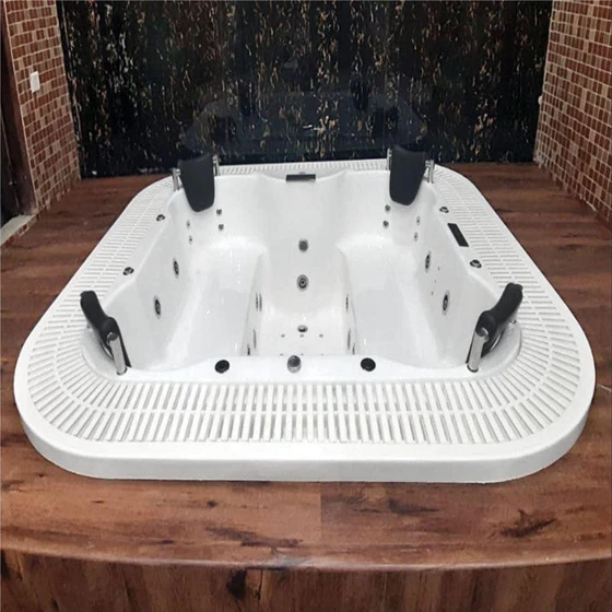 double-seater-bathtub-2.webp