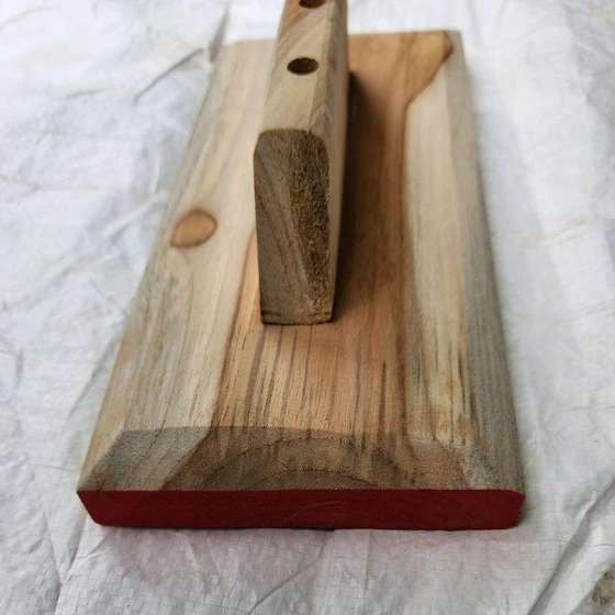 wooden-plastering-trowel-2.webp