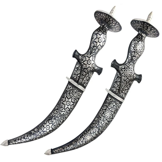 medieval-daggers-inlay-2.webp