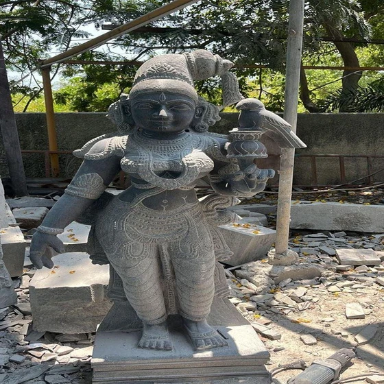 aandal-stones-statues-2.webp