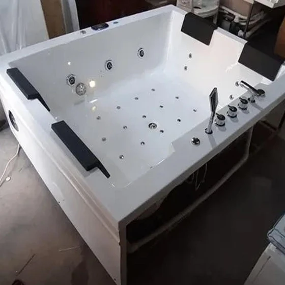 acrolite-jacuzzi-bathtub-2.webp