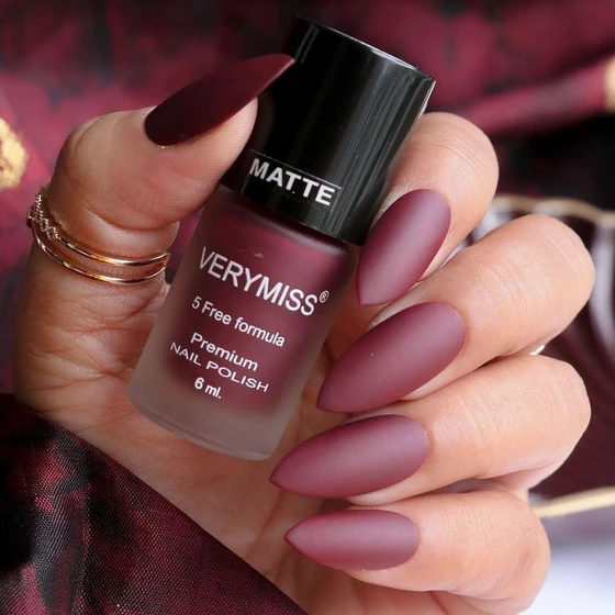 matte-nail-polish-2.webp