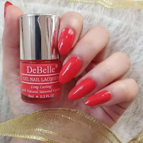 glossy-nail-polish-2.webp
