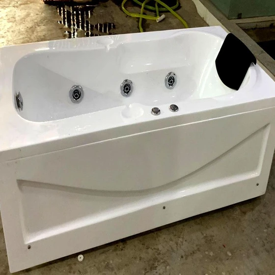 avia-jacuzzi-bathtub-2.webp