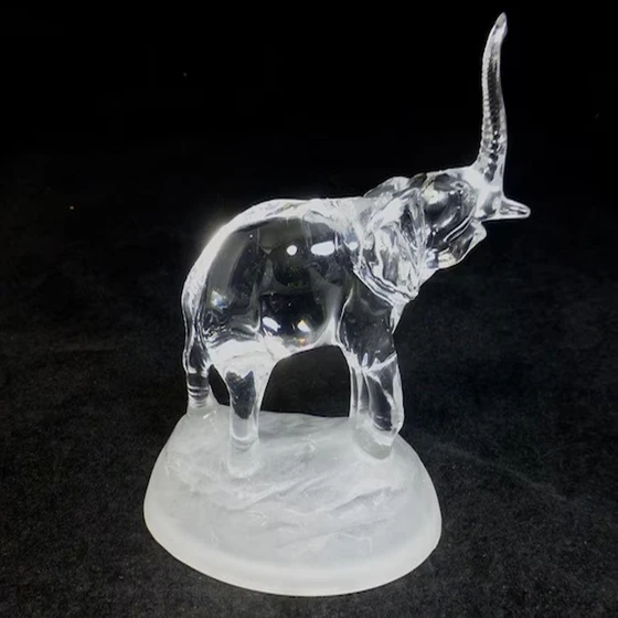 elephant-crystal-statue-2.webp